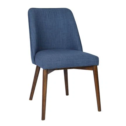 लकड़ी के पैरों के साथ भोजन कुर्सी